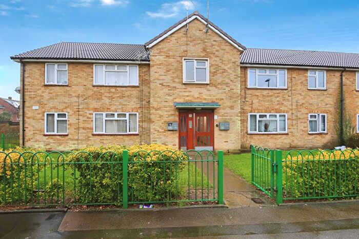 2 Bedroom Flat For Sale In Mendip Grove, Peterborough, PE4