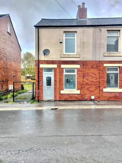 3 Bedroom Property To Rent In Grays Road, Carlton, Barnsley, S71