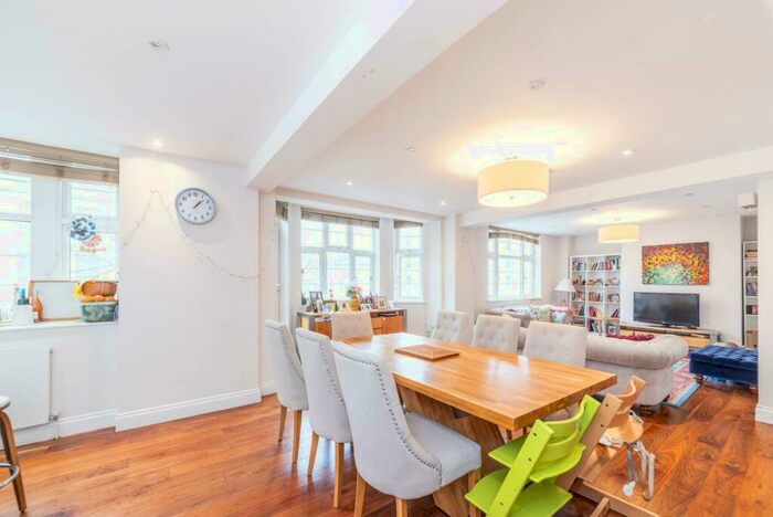 3 Bedroom Flat To Rent In Swiss Cottage, Swiss Cottage, London, NW3