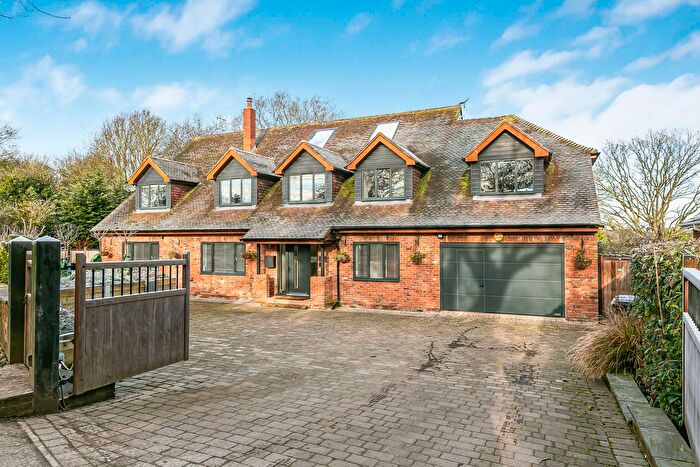 5 Bedroom Detached House To Rent In New Park Road, Newgate Street, Hertford, SG13