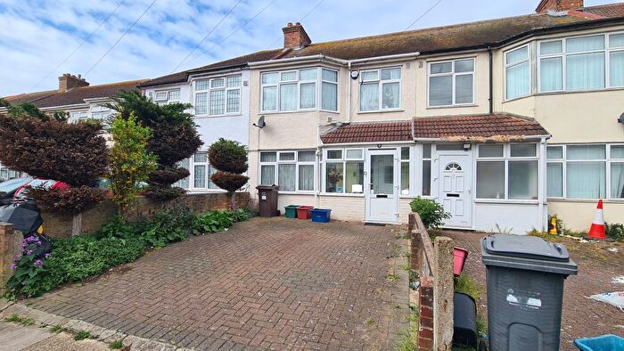 3 Bedroom Terraced House For Sale In Manor Avenue, Hounslow, TW4