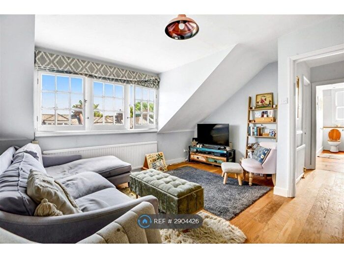 2 Bedroom Flat To Rent In Cranwich Road, London, N16