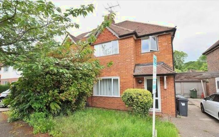 5 Bedroom Semi-Detached House To Rent In Beech Grove, Guildford GU2