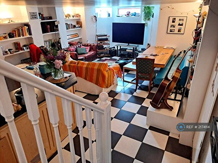 3 Bedroom Flat To Rent In Birnam Road, London, N4