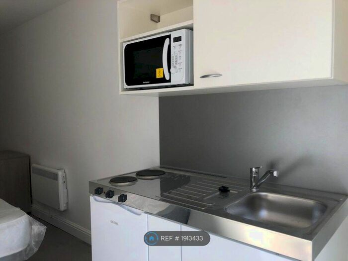 Studio To Rent In St Mary's Place, Southampton, SO14