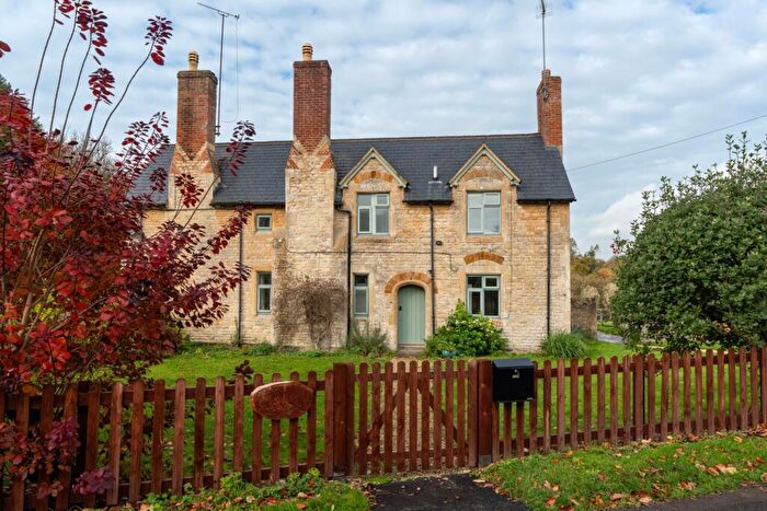 3 Bedroom Character Property To Rent In Oxford Road, Steeple Aston, Bicester, Oxfordshire, OX25