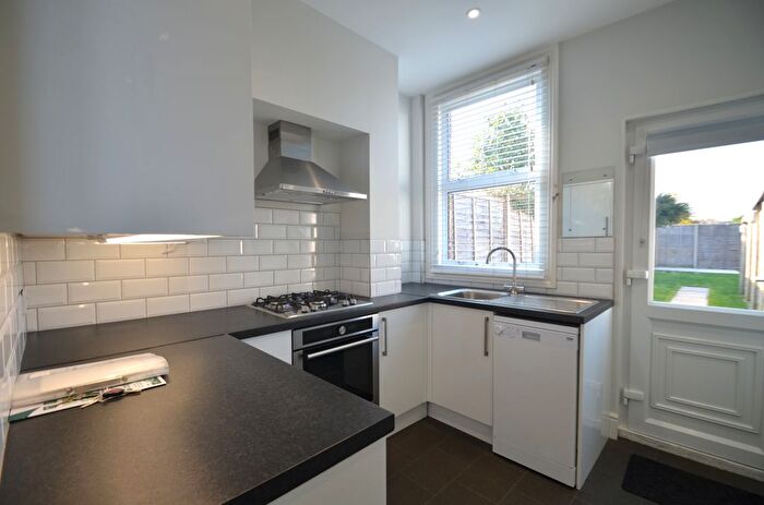 3 Bedroom Detached House To Rent In Old Charlton Road, Shepperton, TW17