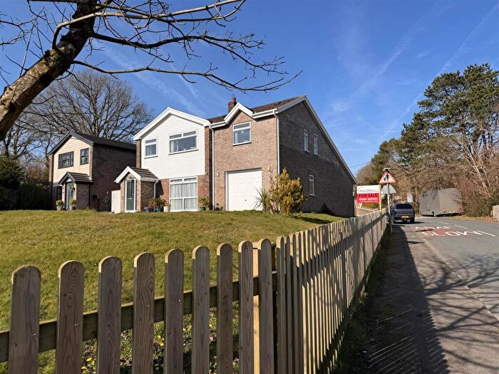 5 Bedroom Detached House For Sale In Fforest Fach, Tycroes, Ammanford, SA18