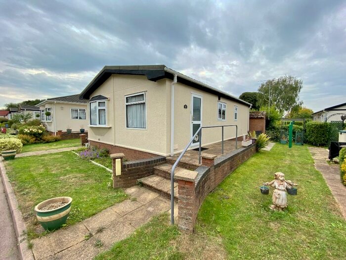 2 Bedroom Park Home For Sale In The Firs Park, Woodside Lane, AL9