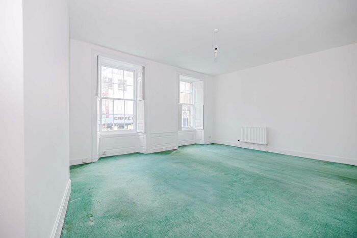 2 Bedroom Flat To Rent In Infirmary Street, Edinburgh, EH1