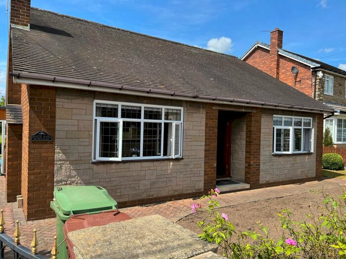 2 Bedroom Detached Bungalow To Rent In Hall Lane, Pontefract, WF9