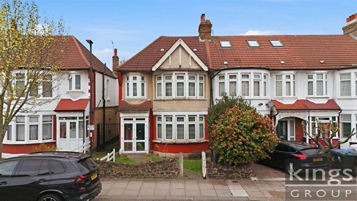 3 Bedroom Property For Sale In Grenoble Gardens, London, N13
