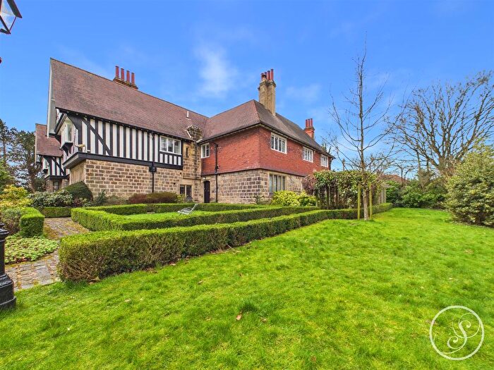 2 Bedroom Flat For Sale In Allerton Park, Leeds, LS7