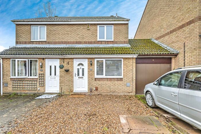 2 Bedroom Semi Detached House For Sale In Tavistock Close, Northampton, NN3