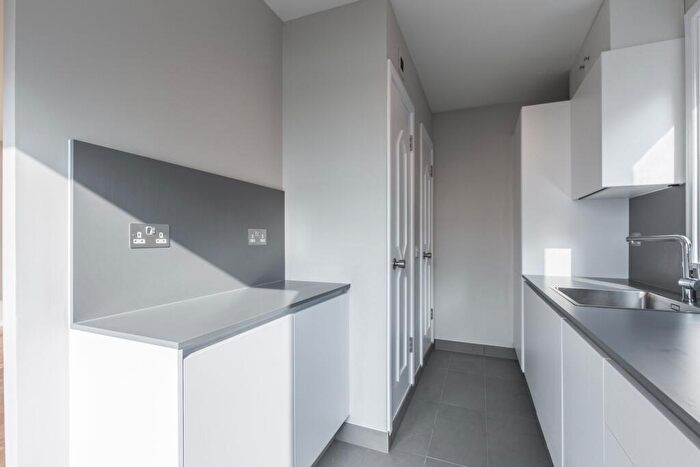 1 Bedroom Flat To Rent In Olympian Court Cyclops Wharf & Homer Drive, E14