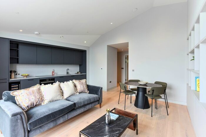 1 Bedroom Flat To Rent In Ganton Street, Carnaby, W1F