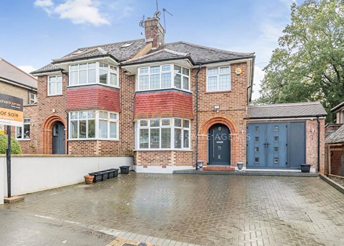 4 Bedroom Property For Sale In Worcester Crescent, Mill Hill, London, NW7