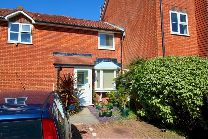 2 Bedroom Detached House To Rent In Hudson Close, Eastbourne, East Sussex, BN23