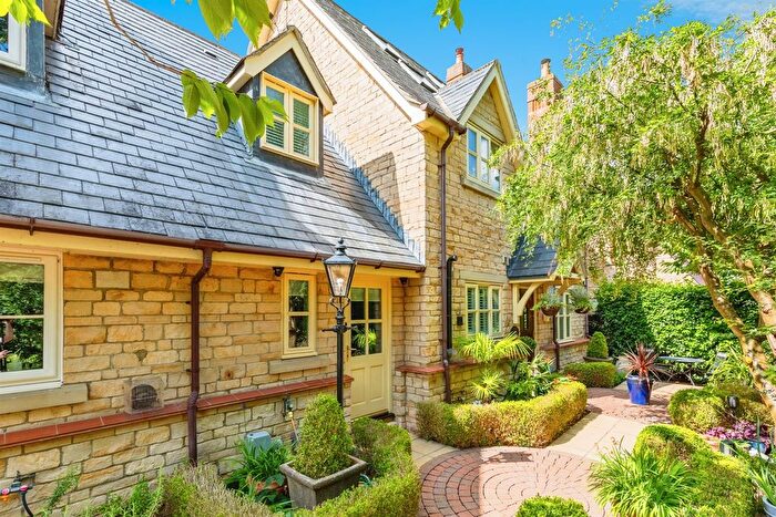 5 Bedroom Semi-detached House For Sale In Watervill Way, Little Addington, Kettering, NN14