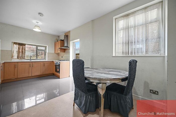 4 Bedroom Detached House For Sale In Tavistock Road, London, NW10