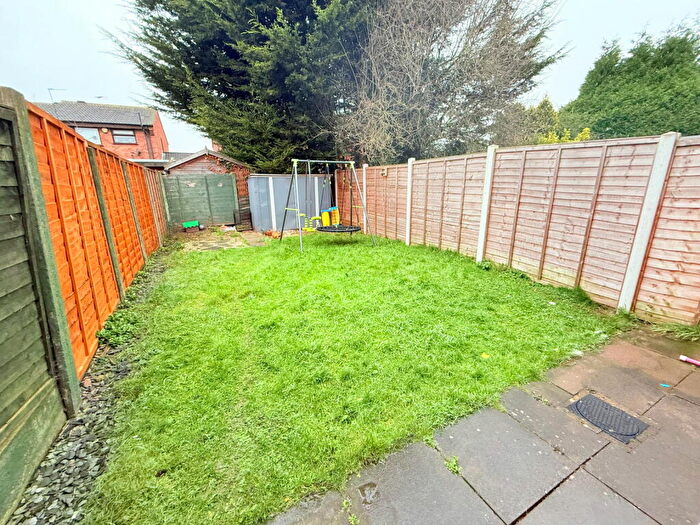 2 Bedroom End Of Terrace House To Rent In Kingfisher View, Stechford, B34