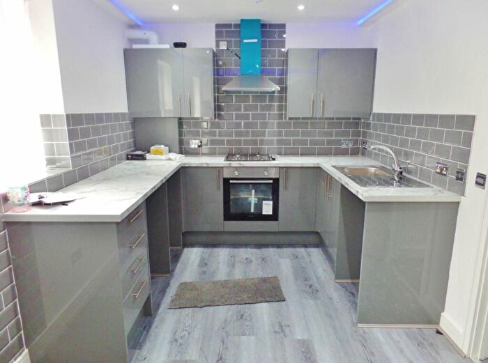 1 Bedroom Maisonette To Rent In Tudor Street, Cardiff, CF11