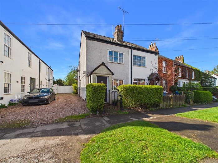2 Bedroom Cottage For Sale In Stockbridge Road, Elloughton, HU15