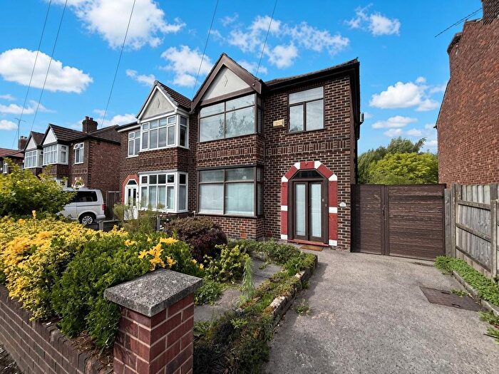 3 Bedroom Semi-detached House For Sale In Fog Lane, Didsbury, M20
