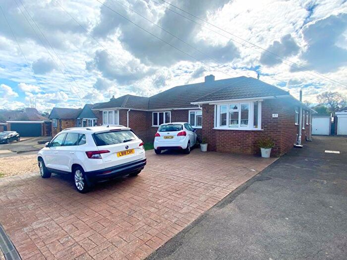 3 Bedroom Semi-Detached Bungalow For Sale In Dalewood Road, Fareham, PO15