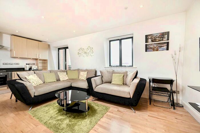 2 Bedroom Flat To Rent In Woodland Crescent, London, SE10