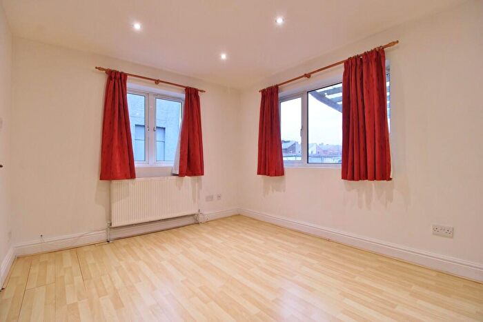 2 Bedroom End Of Terrace House For Sale In Festing Mews, Highland Road, Southsea, PO4