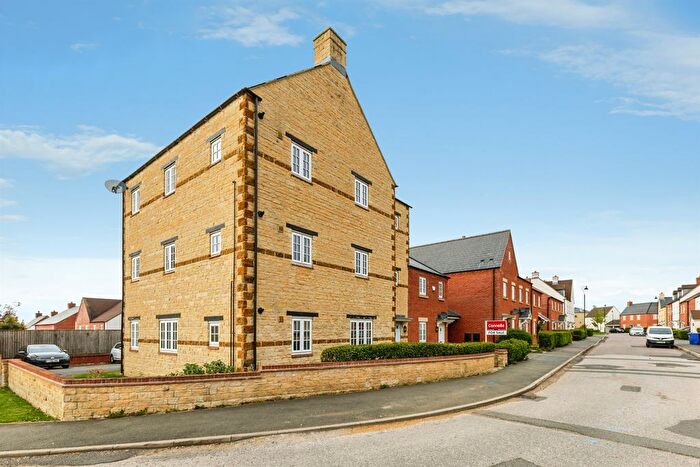 2 Bedroom Flat For Sale In Poppyfield Road, Wootton, Northampton, NN4