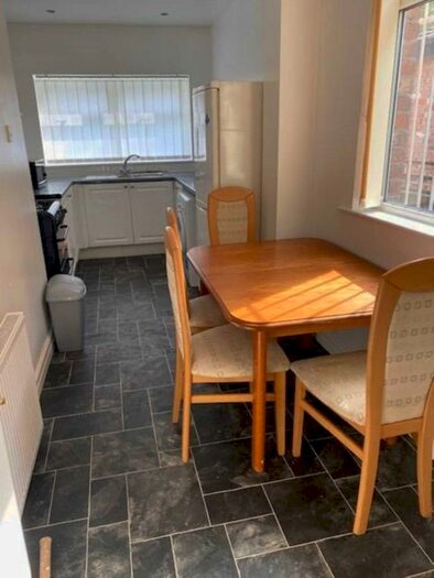 4 Bedroom Semi-Detached House To Rent In Stephens Road, Withington, M20
