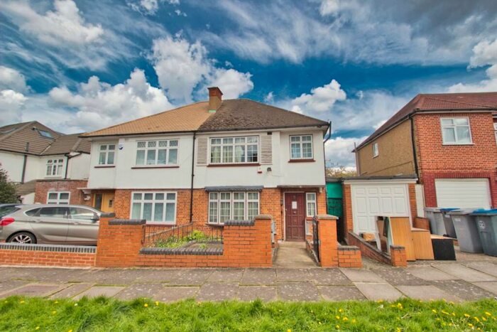 4 Bedroom Semi-Detached House To Rent In Vista Way, Kenton, Harrow, HA3