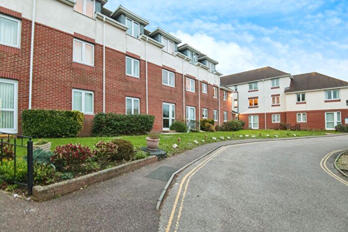 2 Bedroom Flat For Sale In Littleham Road, Exmouth, Devon, EX8