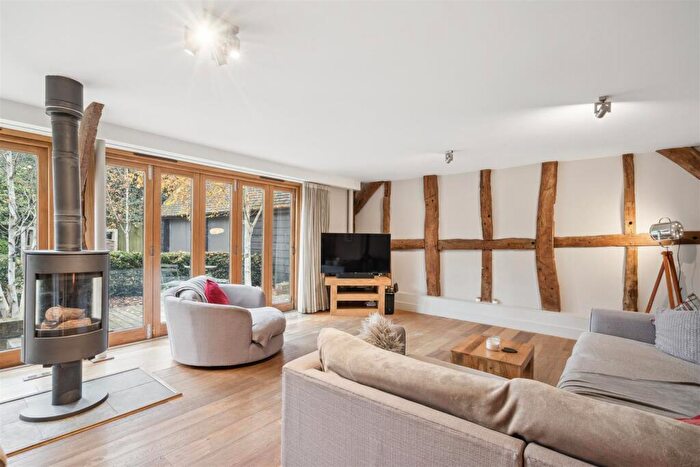 4 Bedroom Detached House For Sale In Playwrights Barn, Grendon Underwood, HP18