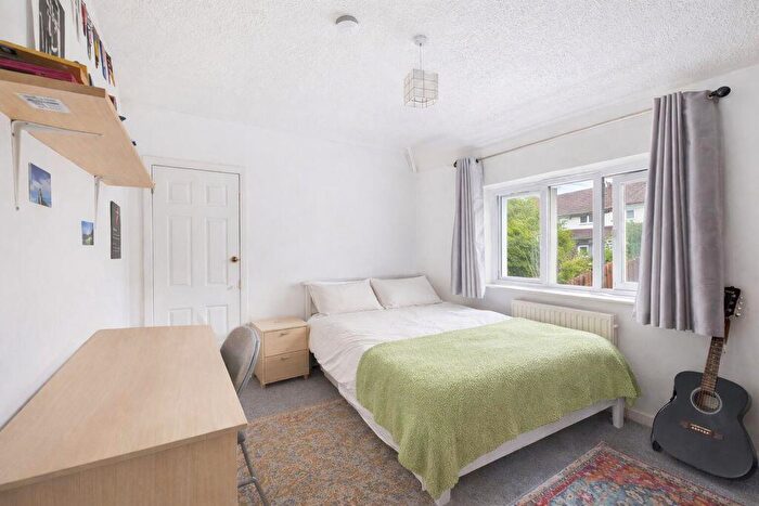 4 Bedroom Semi-Detached House To Rent In Halland Road, Brighton, BN2