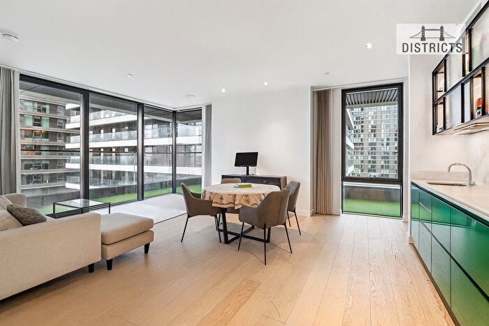 2 Bedroom Flat For Sale In The Wardian, London, E14