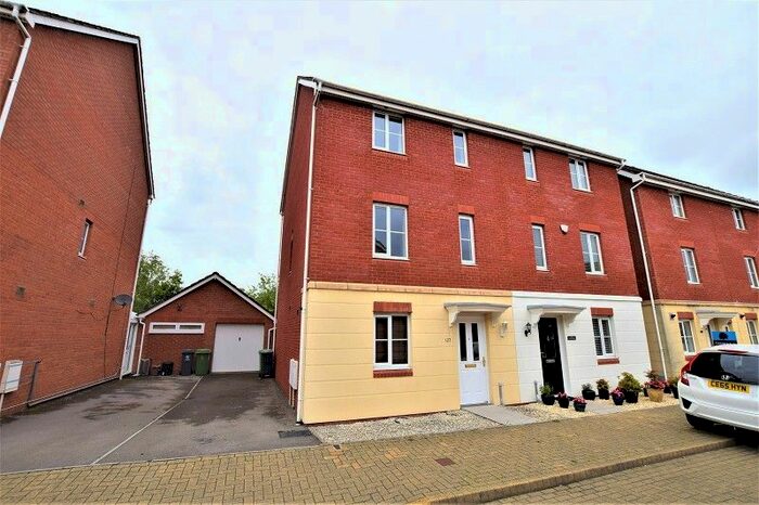 3 Bedroom End Of Terrace House To Rent In Watkins Square, Llanishen, Cardiff., CF14