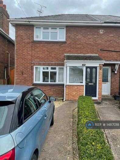 3 Bedroom Semi-Detached House To Rent In Perrys Lane, Swindon, SN4