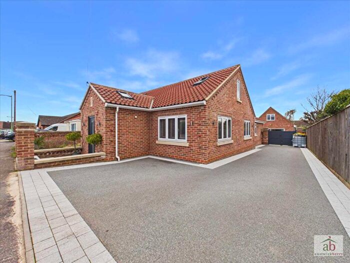 5 Bedroom Bungalow For Sale In Elm Road, Rushmere St. Andrew, IP5