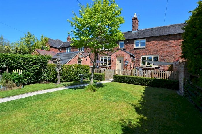 4 Bedroom Terraced House For Sale In Walnut Tree Lane, Bradwall, Sandbach, CW11