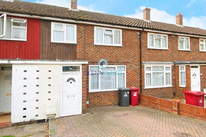3 Bedroom Terraced House To Rent In Trelawney Avenue, Langley, Slough, SL3