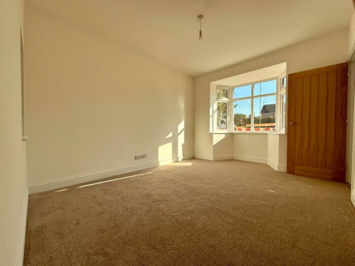 4 Bedroom Detached House For Sale In London Road, Benfleet, SS7