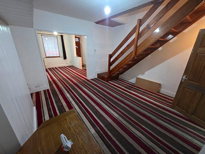 3 Bedroom Terraced House To Rent In Frederick Street, Luton, Bedfordshire, LU2