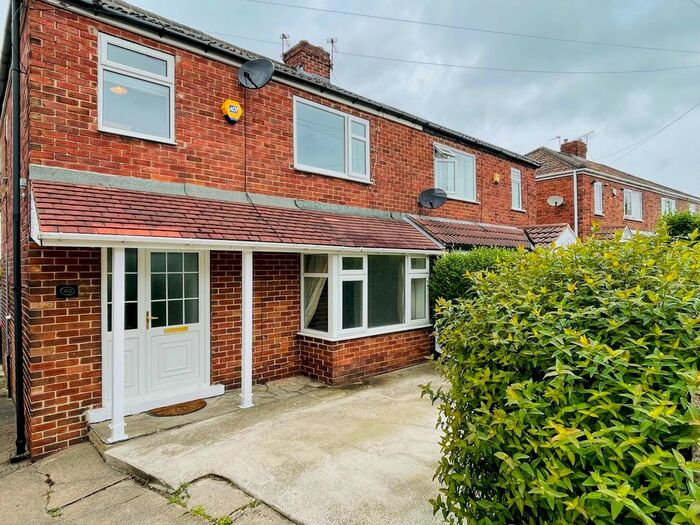 3 Bedroom Semi-Detached House To Rent In Myrtle Crescent, Wickersley, S66