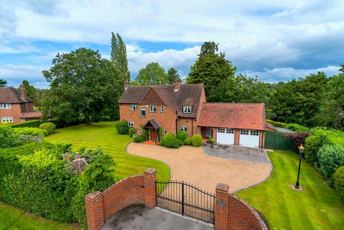 4 Bedroom House To Rent In Top Park, Gerrards Cross, SL9