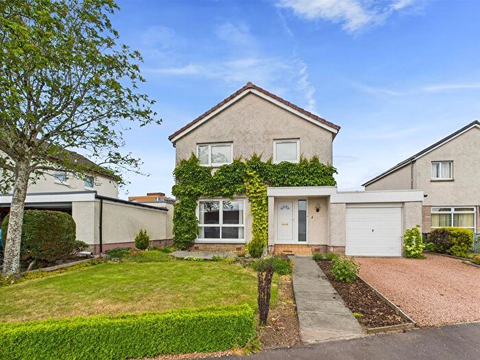 4 Bedroom Detached House For Sale In Berrydale Avenue, Blairgowrie, PH10