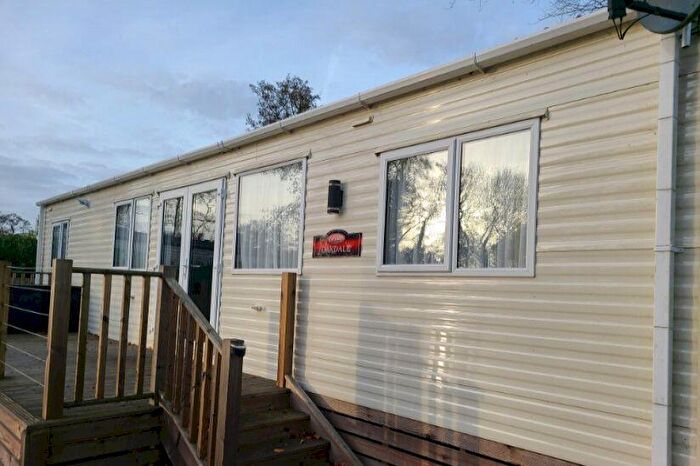 Caravan For Sale In Carnaby Oakdale Centre Lounge, Waveney Valley Lakes, Wortwell, Harleston, Norfolk, IP20