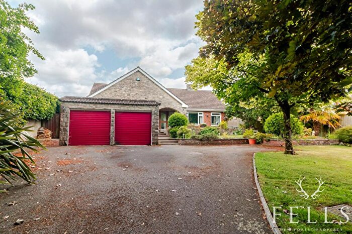 4 Bedroom Detached House For Sale In Christchurch Road, Ringwood, BH24